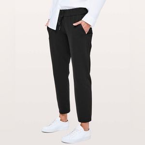 Lululemon Pants Womens 4 Black On The Fly Woven 28